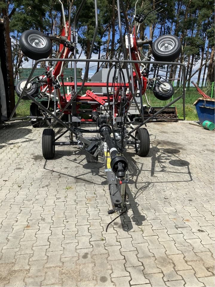 Massey Ferguson TD Serie - Prevrtač sijena/ Grabulje: slika Massey Ferguson TD Serie - Prevrtač sijena/ Grabulje Massey Ferguson TD Serie - Prevrtač sijena/ Grabulje: slika Massey Ferguson TD Serie - Prevrtač sijena/ Grabulje