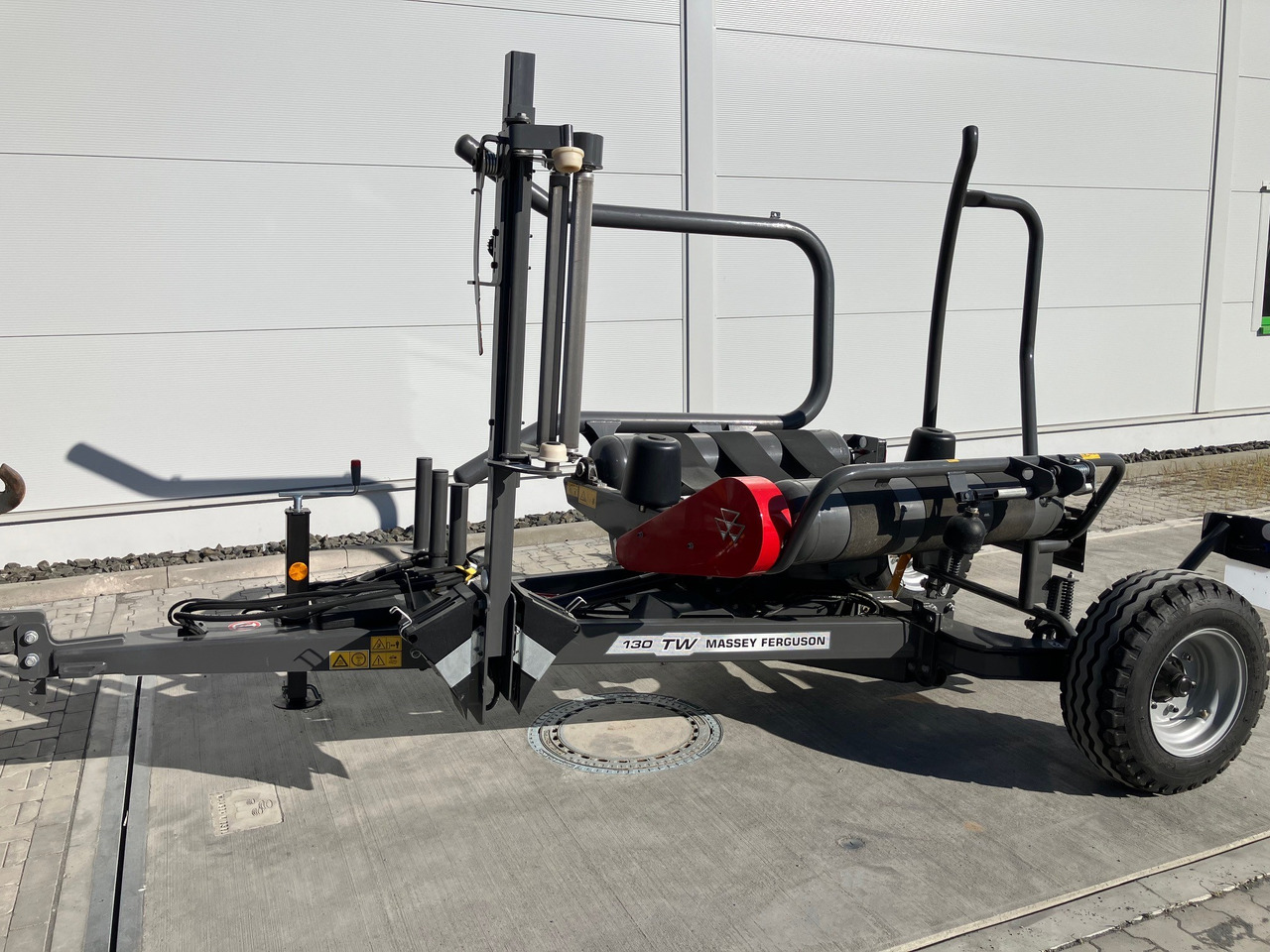 Massey Ferguson TW 130 - Oprema za prevrtanje sijena: slika Massey Ferguson TW 130 - Oprema za prevrtanje sijena Massey Ferguson TW 130 - Oprema za prevrtanje sijena: slika Massey Ferguson TW 130 - Oprema za prevrtanje sijena