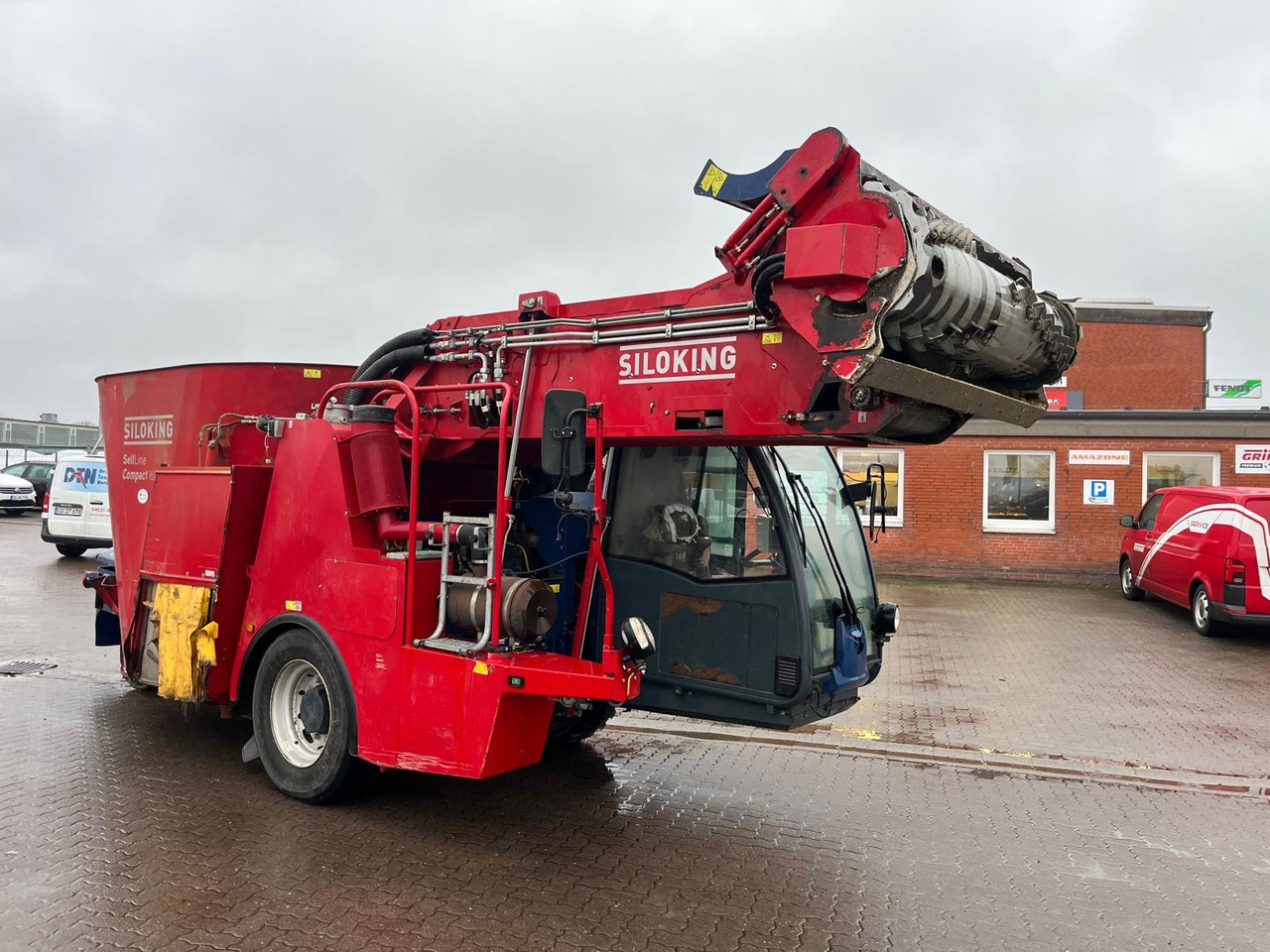 Mayer Siloking Selbstfahrer 13m³ - Vagon-miješalica za krmivo: slika Mayer Siloking Selbstfahrer 13m³ - Vagon-miješalica za krmivo Mayer Siloking Selbstfahrer 13m³ - Vagon-miješalica za krmivo: slika Mayer Siloking Selbstfahrer 13m³ - Vagon-miješalica za krmivo