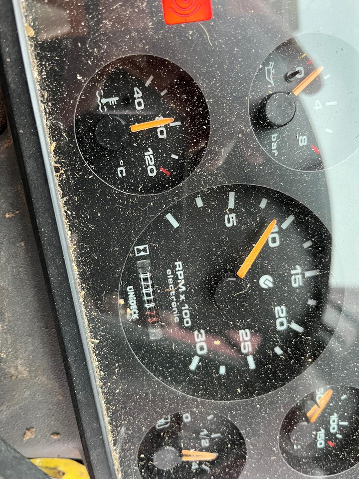 Mayer Siloking Selbstfahrer 13m³ - Vagon-miješalica za krmivo: slika Mayer Siloking Selbstfahrer 13m³ - Vagon-miješalica za krmivo Mayer Siloking Selbstfahrer 13m³ - Vagon-miješalica za krmivo: slika Mayer Siloking Selbstfahrer 13m³ - Vagon-miješalica za krmivo