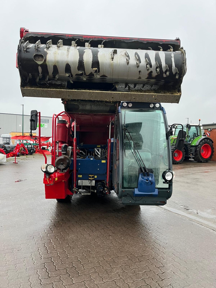 Mayer Siloking Selbstfahrer 13m³ - Vagon-miješalica za krmivo: slika Mayer Siloking Selbstfahrer 13m³ - Vagon-miješalica za krmivo Mayer Siloking Selbstfahrer 13m³ - Vagon-miješalica za krmivo: slika Mayer Siloking Selbstfahrer 13m³ - Vagon-miješalica za krmivo