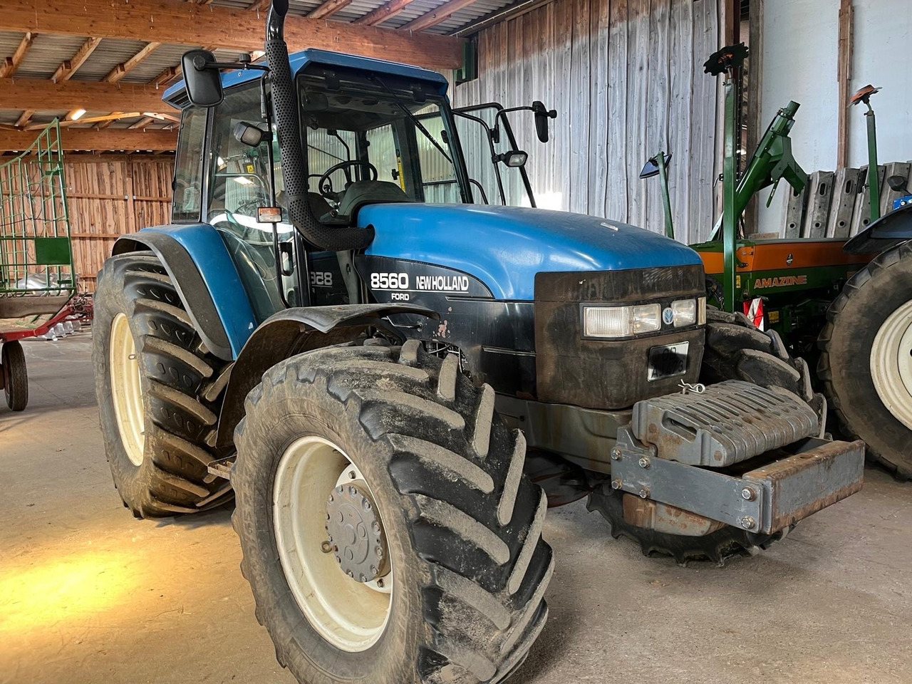 New Holland 8560 - Traktor: slika New Holland 8560 - Traktor New Holland 8560 - Traktor: slika New Holland 8560 - Traktor