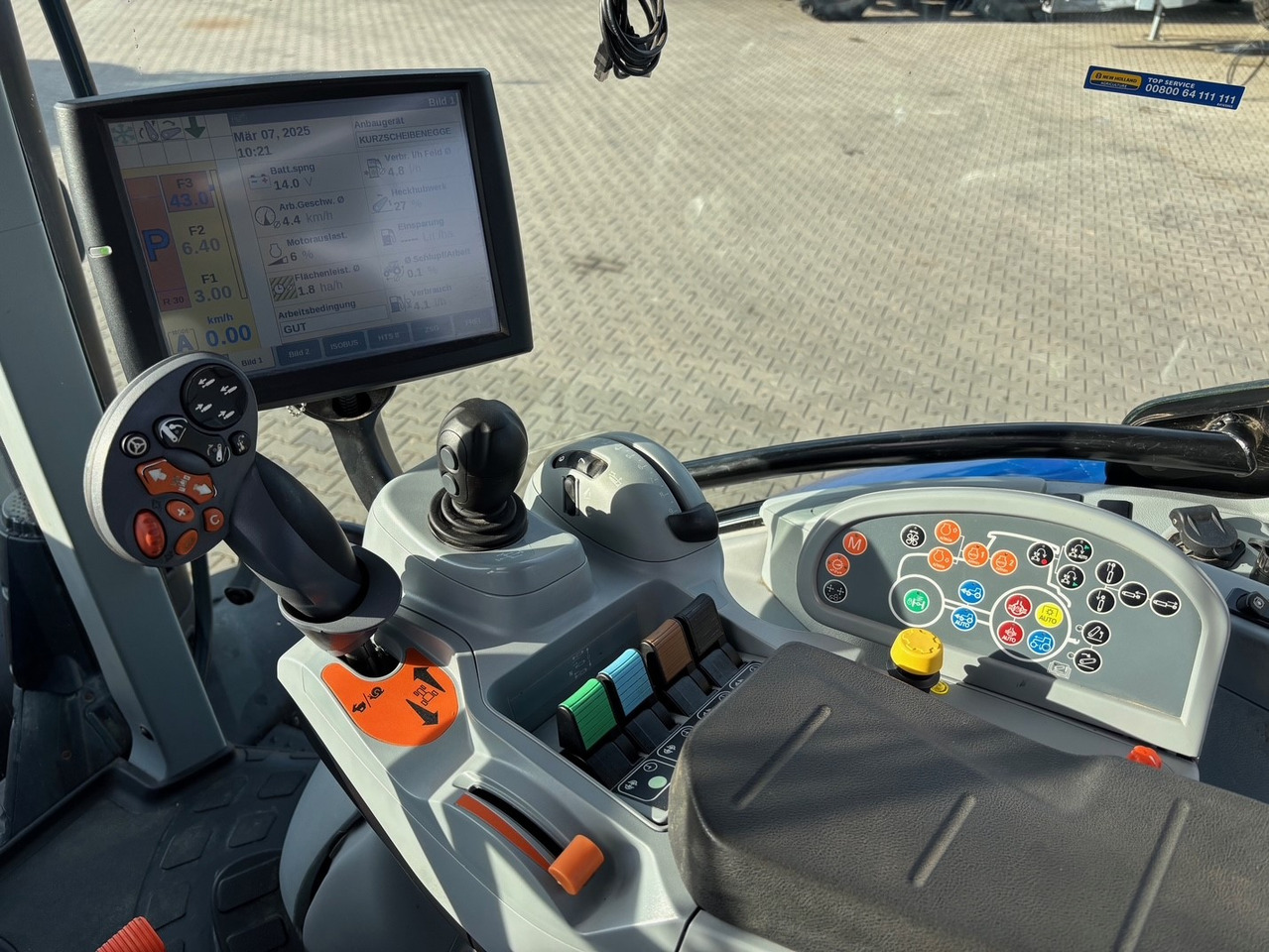 New Holland T 7.270 AC - Traktor: slika New Holland T 7.270 AC - Traktor New Holland T 7.270 AC - Traktor: slika New Holland T 7.270 AC - Traktor