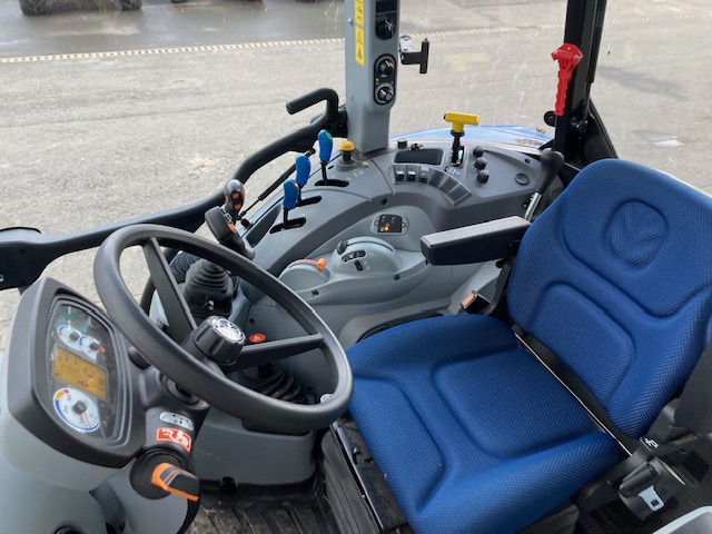 New Holland T5.100 - Traktor: slika New Holland T5.100 - Traktor New Holland T5.100 - Traktor: slika New Holland T5.100 - Traktor