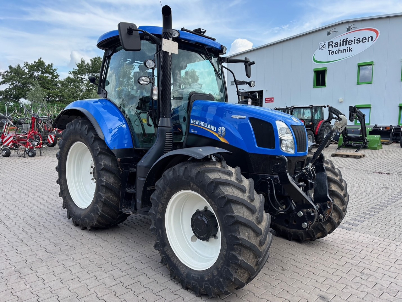 New Holland T6.140 Auto Command - Traktor: slika New Holland T6.140 Auto Command - Traktor New Holland T6.140 Auto Command - Traktor: slika New Holland T6.140 Auto Command - Traktor