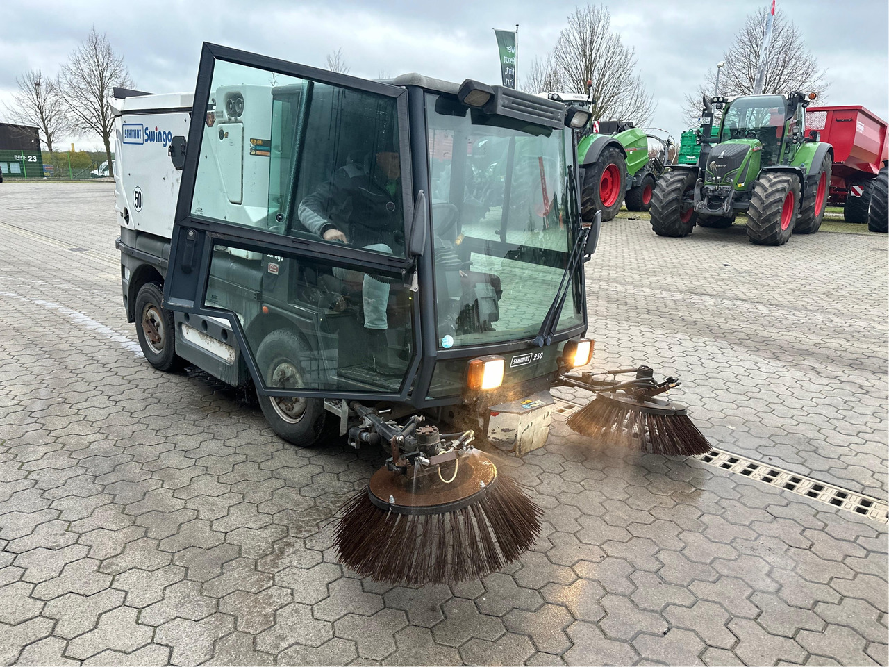 Schmidt Kehrmaschine Compact 200 - Kosilica: slika Schmidt Kehrmaschine Compact 200 - Kosilica Schmidt Kehrmaschine Compact 200 - Kosilica: slika Schmidt Kehrmaschine Compact 200 - Kosilica