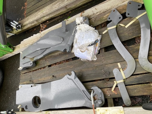 Stoll Frontladerkonsolen Fendt 700 - Prednji utovarivač za traktor: slika Stoll Frontladerkonsolen Fendt 700 - Prednji utovarivač za traktor Stoll Frontladerkonsolen Fendt 700 - Prednji utovarivač za traktor: slika Stoll Frontladerkonsolen Fendt 700 - Prednji utovarivač za traktor