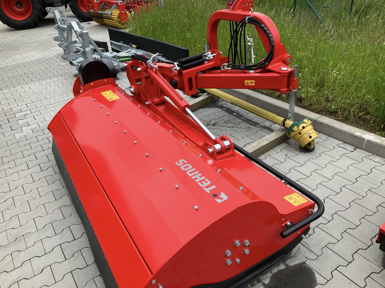 Tehnos Mulcher MB 220R PROFI LW - Malčer sa čekićima: slika Tehnos Mulcher MB 220R PROFI LW - Malčer sa čekićima Tehnos Mulcher MB 220R PROFI LW - Malčer sa čekićima: slika Tehnos Mulcher MB 220R PROFI LW - Malčer sa čekićima