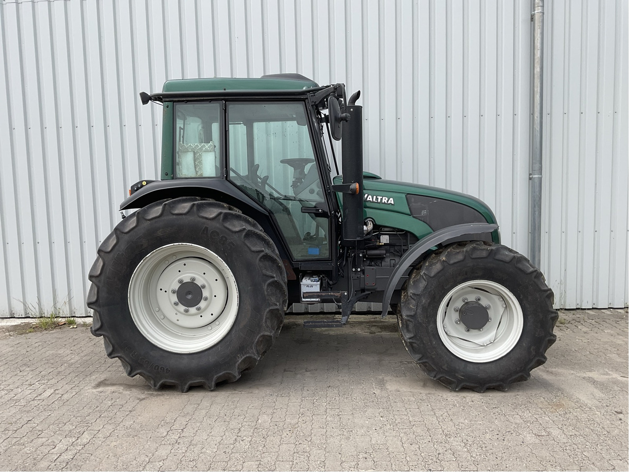 Valtra A 93 - Traktor: slika Valtra A 93 - Traktor Valtra A 93 - Traktor: slika Valtra A 93 - Traktor