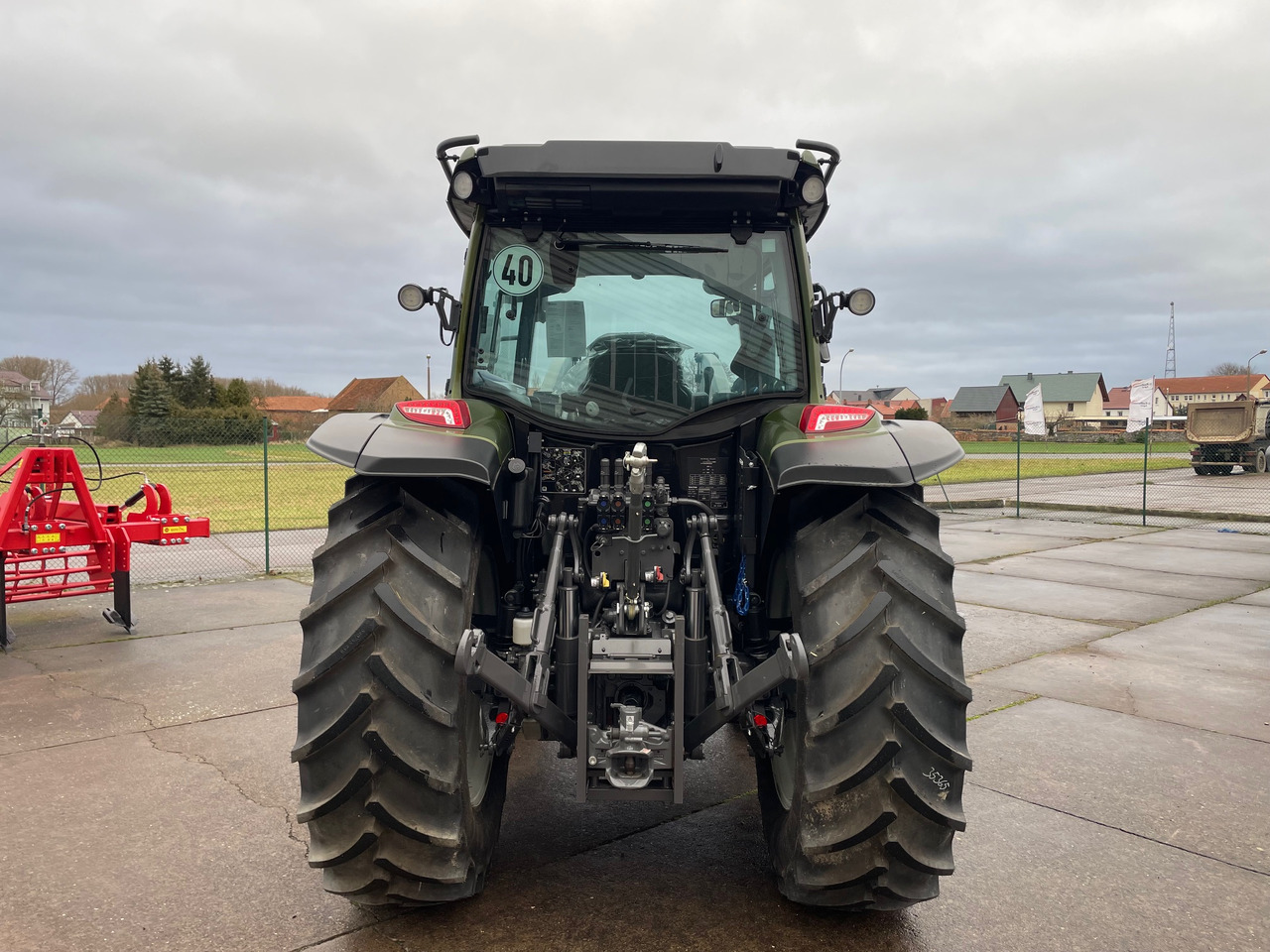 Valtra A105MH4 2B0 - Traktor: slika Valtra A105MH4 2B0 - Traktor Valtra A105MH4 2B0 - Traktor: slika Valtra A105MH4 2B0 - Traktor
