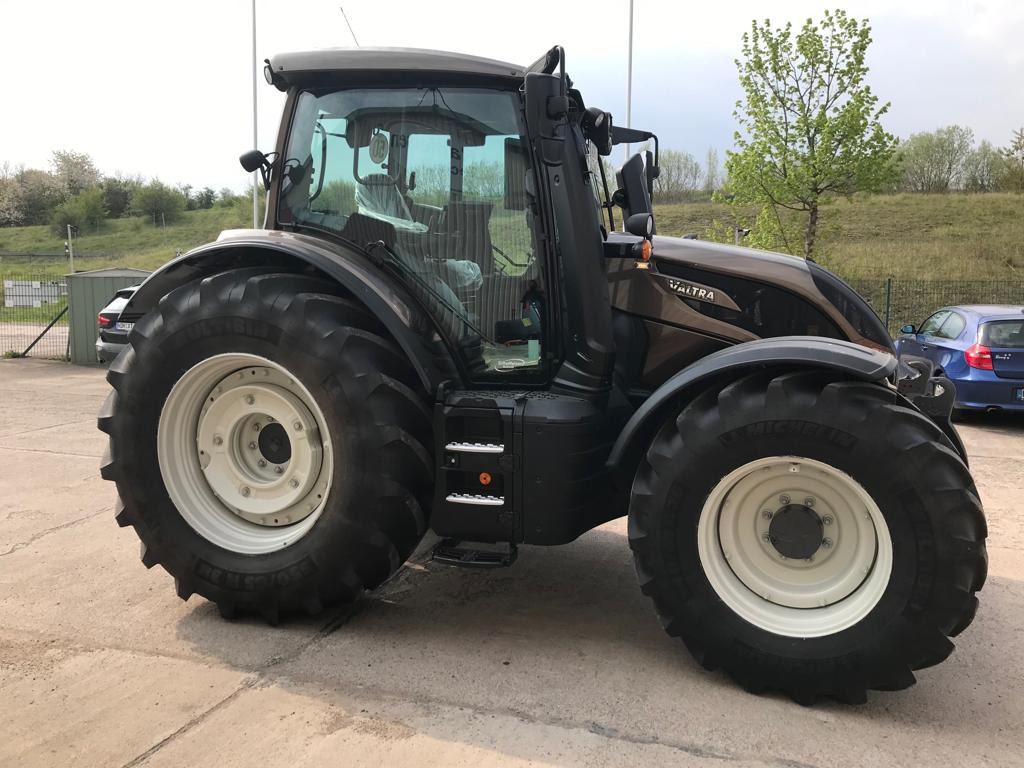Traktor Valtra N175 V 2B1: slika Traktor Valtra N175 V 2B1