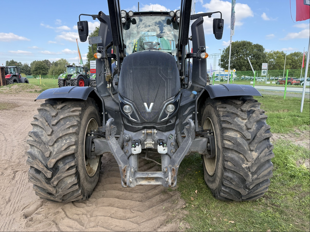 Valtra T 254 Versu - Traktor: slika Valtra T 254 Versu - Traktor Valtra T 254 Versu - Traktor: slika Valtra T 254 Versu - Traktor