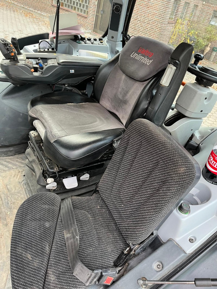 Valtra T214 Direct TwinTrac - Traktor: slika Valtra T214 Direct TwinTrac - Traktor Valtra T214 Direct TwinTrac - Traktor: slika Valtra T214 Direct TwinTrac - Traktor