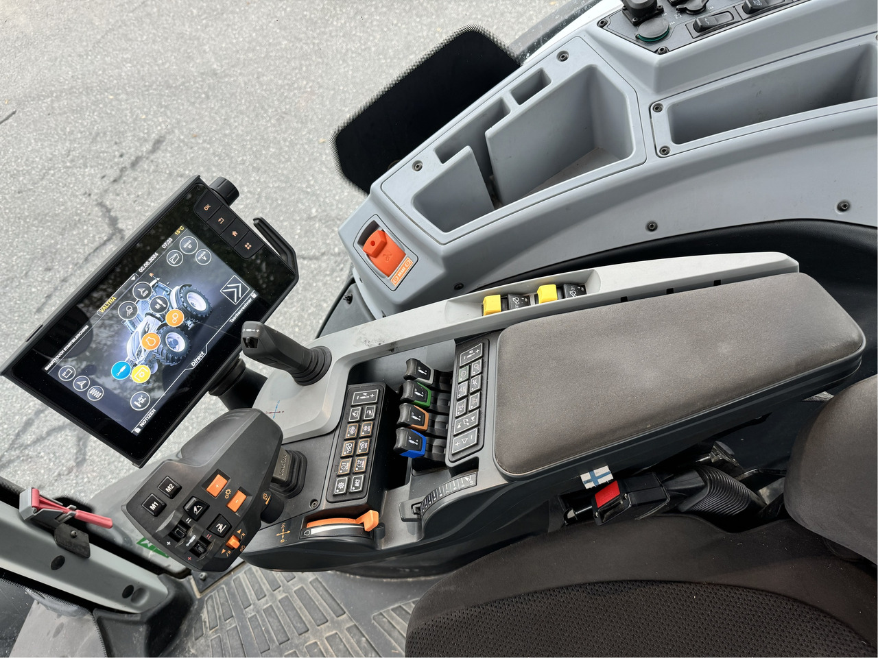 Valtra T234D SmartTouch MR19 - Traktor: slika Valtra T234D SmartTouch MR19 - Traktor Valtra T234D SmartTouch MR19 - Traktor: slika Valtra T234D SmartTouch MR19 - Traktor