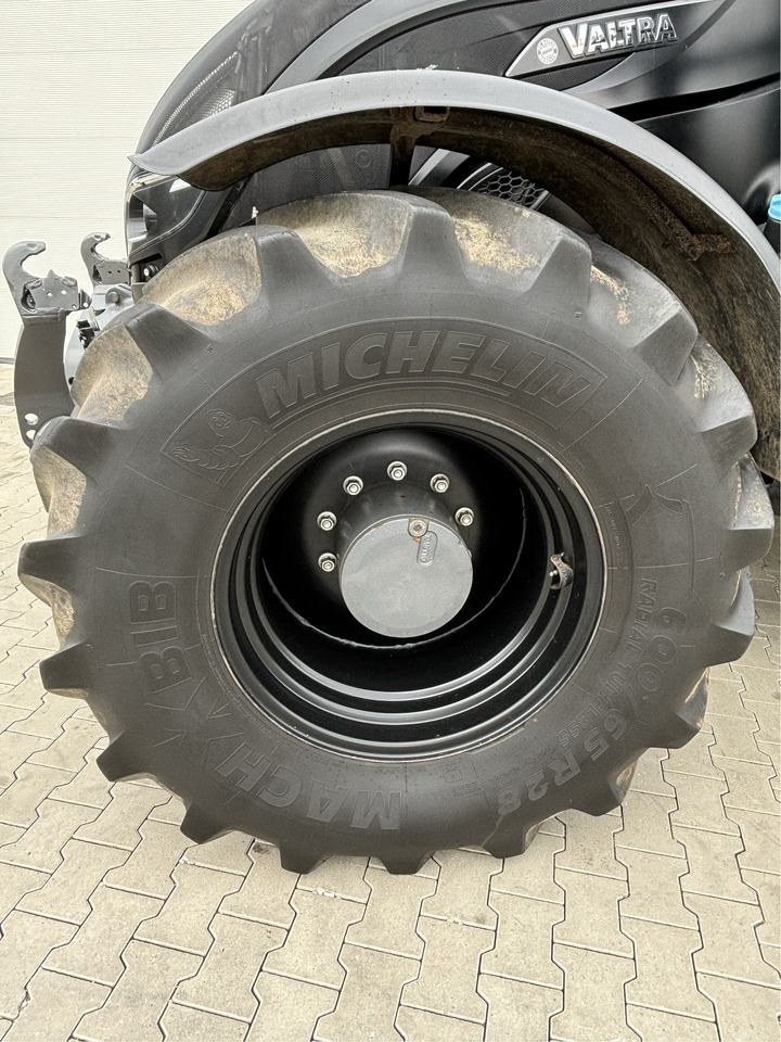 Valtra T254 Versu - Traktor: slika Valtra T254 Versu - Traktor Valtra T254 Versu - Traktor: slika Valtra T254 Versu - Traktor