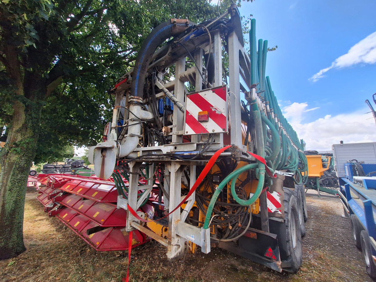 Veenhuis SP25000 - Oprema za gnojenje: slika Veenhuis SP25000 - Oprema za gnojenje Veenhuis SP25000 - Oprema za gnojenje: slika Veenhuis SP25000 - Oprema za gnojenje