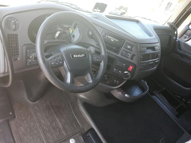DAF XF 106 Euro 6 - Kabina i unutrašnjost za Kamion: slika DAF XF 106 Euro 6 - Kabina i unutrašnjost za Kamion DAF XF 106 Euro 6 - Kabina i unutrašnjost za Kamion: slika DAF XF 106 Euro 6 - Kabina i unutrašnjost za Kamion