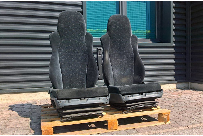 DAF XF 95 XF 105 CF 85 CF 75 - Sjedalo za Kamion: slika DAF XF 95 XF 105 CF 85 CF 75 - Sjedalo za Kamion DAF XF 95 XF 105 CF 85 CF 75 - Sjedalo za Kamion: slika DAF XF 95 XF 105 CF 85 CF 75 - Sjedalo za Kamion