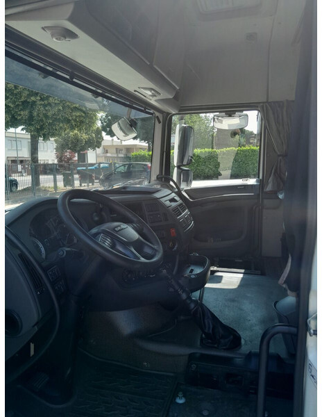 DAF XF106 - Kabina i unutrašnjost za Kamion: slika DAF XF106 - Kabina i unutrašnjost za Kamion DAF XF106 - Kabina i unutrašnjost za Kamion: slika DAF XF106 - Kabina i unutrašnjost za Kamion