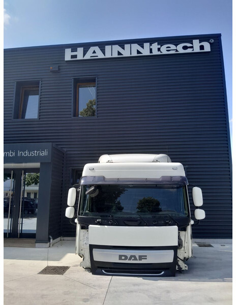 DAF XF106 - Kabina i unutrašnjost za Kamion: slika DAF XF106 - Kabina i unutrašnjost za Kamion DAF XF106 - Kabina i unutrašnjost za Kamion: slika DAF XF106 - Kabina i unutrašnjost za Kamion