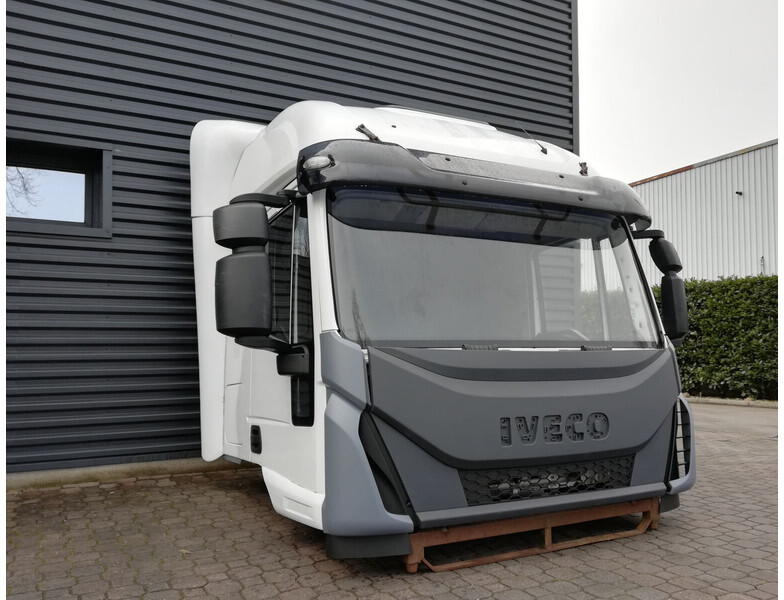 Iveco EUROCARGO Euro 5, Euro 6 - Kabina i unutrašnjost za Kamion: slika Iveco EUROCARGO Euro 5, Euro 6 - Kabina i unutrašnjost za Kamion Iveco EUROCARGO Euro 5, Euro 6 - Kabina i unutrašnjost za Kamion: slika Iveco EUROCARGO Euro 5, Euro 6 - Kabina i unutrašnjost za Kamion