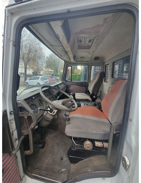 Iveco TURBOTECH - Kabina i unutrašnjost za Kamion: slika Iveco TURBOTECH - Kabina i unutrašnjost za Kamion Iveco TURBOTECH - Kabina i unutrašnjost za Kamion: slika Iveco TURBOTECH - Kabina i unutrašnjost za Kamion