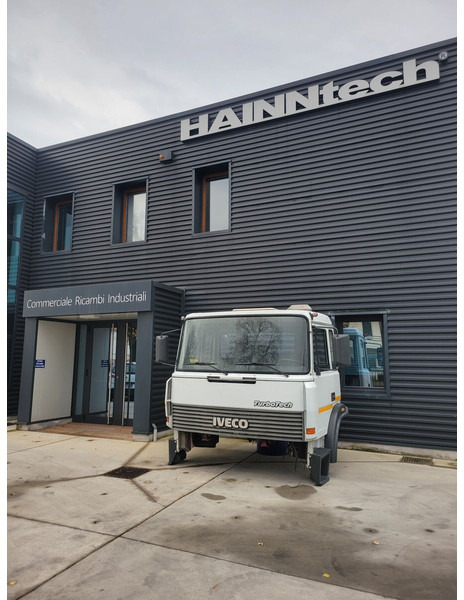 Iveco TURBOTECH - Kabina i unutrašnjost za Kamion: slika Iveco TURBOTECH - Kabina i unutrašnjost za Kamion Iveco TURBOTECH - Kabina i unutrašnjost za Kamion: slika Iveco TURBOTECH - Kabina i unutrašnjost za Kamion