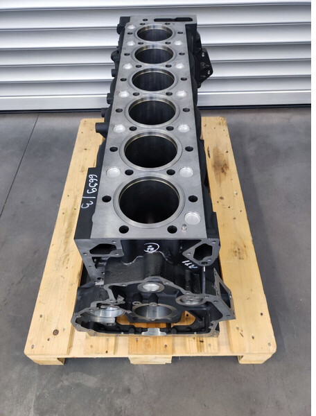 MAN D2676 Euro 6 - Karter za Kamion: slika MAN D2676 Euro 6 - Karter za Kamion MAN D2676 Euro 6 - Karter za Kamion: slika MAN D2676 Euro 6 - Karter za Kamion