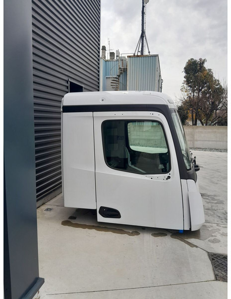 Mercedes-Benz AROCS ANTOS MP4 - Kabina i unutrašnjost za Kamion: slika Mercedes-Benz AROCS ANTOS MP4 - Kabina i unutrašnjost za Kamion Mercedes-Benz AROCS ANTOS MP4 - Kabina i unutrašnjost za Kamion: slika Mercedes-Benz AROCS ANTOS MP4 - Kabina i unutrašnjost za Kamion