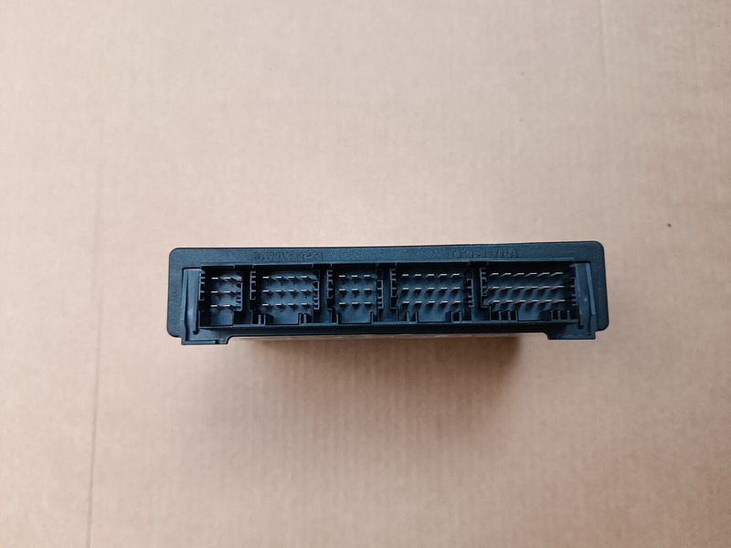 Mercedes-Benz EBS4 - Upravljačka jedinica (ECU) za Kamion: slika Mercedes-Benz EBS4 - Upravljačka jedinica (ECU) za Kamion Mercedes-Benz EBS4 - Upravljačka jedinica (ECU) za Kamion: slika Mercedes-Benz EBS4 - Upravljačka jedinica (ECU) za Kamion