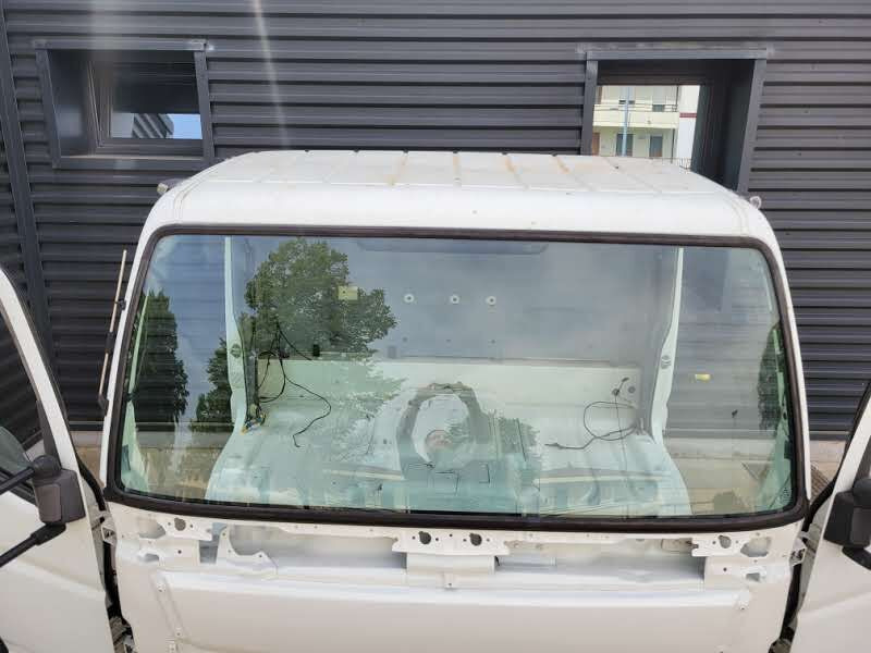 Kabina i unutrašnjost za Kamion Mitsubishi Fuso "C": slika Kabina i unutrašnjost za Kamion Mitsubishi Fuso "C"