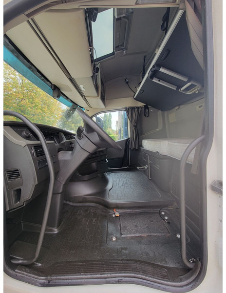 Volvo Globetrotter - Kabina i unutrašnjost za Kamion: slika Volvo Globetrotter - Kabina i unutrašnjost za Kamion Volvo Globetrotter - Kabina i unutrašnjost za Kamion: slika Volvo Globetrotter - Kabina i unutrašnjost za Kamion