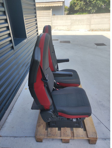 Volvo driver + passenger - Sjedalo za Kamion: slika Volvo driver + passenger - Sjedalo za Kamion Volvo driver + passenger - Sjedalo za Kamion: slika Volvo driver + passenger - Sjedalo za Kamion