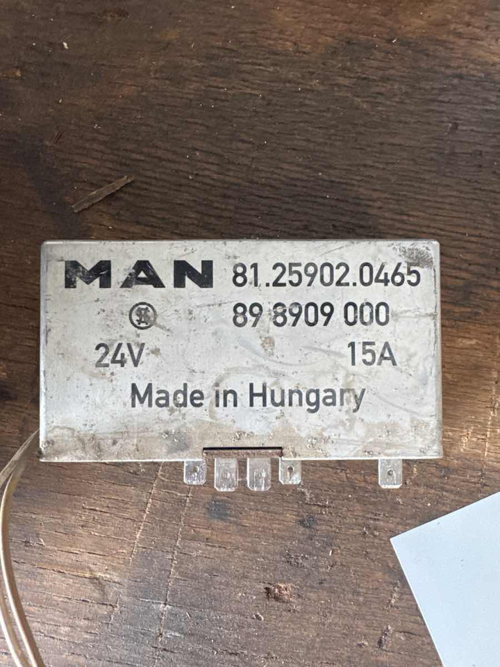 MAN ECU 81.25902-0465 - Električni sustav za Kamion: slika MAN ECU 81.25902-0465 - Električni sustav za Kamion MAN ECU 81.25902-0465 - Električni sustav za Kamion: slika MAN ECU 81.25902-0465 - Električni sustav za Kamion