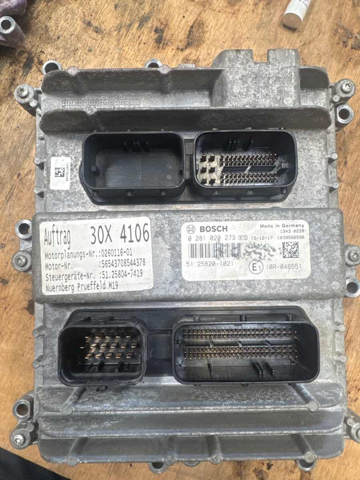 MAN ENGINE ECU 51.25804-7419 - Električni sustav za Kamion: slika MAN ENGINE ECU 51.25804-7419 - Električni sustav za Kamion MAN ENGINE ECU 51.25804-7419 - Električni sustav za Kamion: slika MAN ENGINE ECU 51.25804-7419 - Električni sustav za Kamion