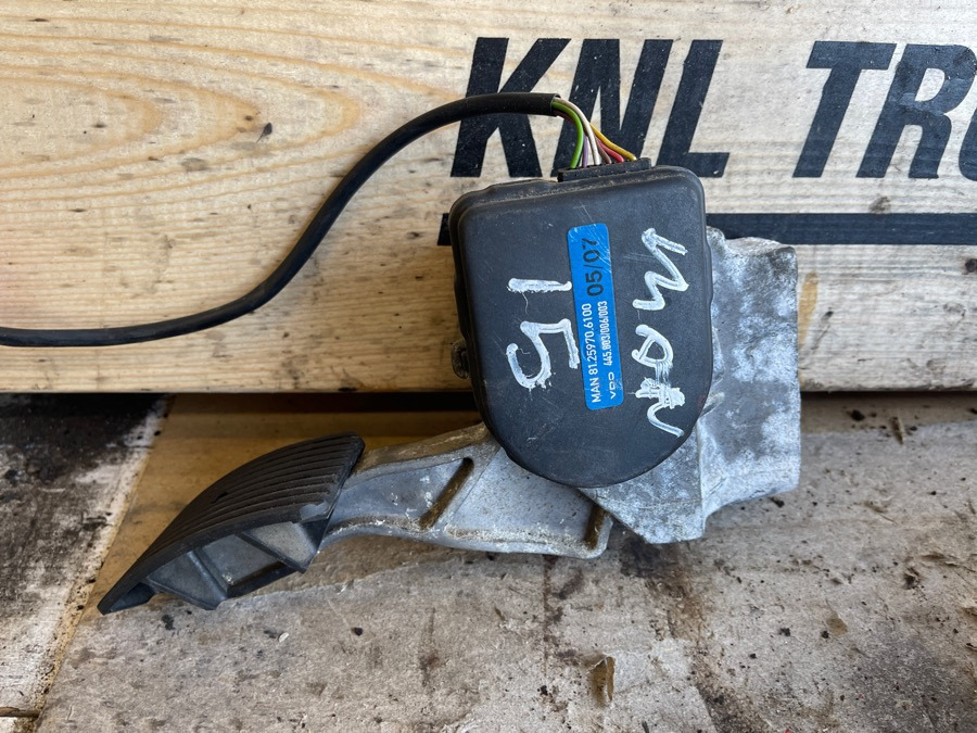 MAN GAS PEDAL 81.25970-6100 - Kabina i unutrašnjost za Kamion: slika MAN GAS PEDAL 81.25970-6100 - Kabina i unutrašnjost za Kamion MAN GAS PEDAL 81.25970-6100 - Kabina i unutrašnjost za Kamion: slika MAN GAS PEDAL 81.25970-6100 - Kabina i unutrašnjost za Kamion