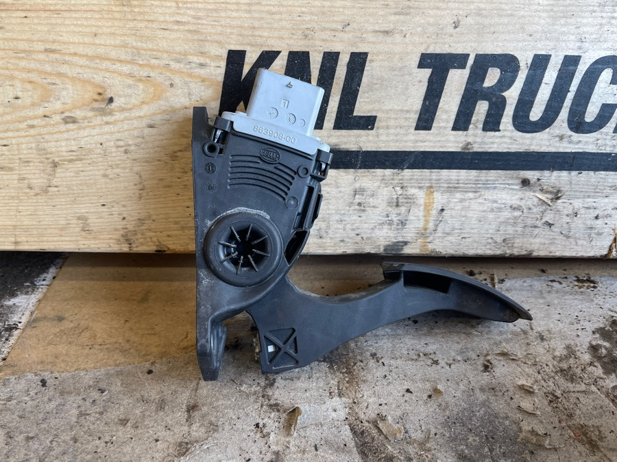 MAN GAS PEDAL 81.25970-6103 - Kabina i unutrašnjost za Kamion: slika MAN GAS PEDAL 81.25970-6103 - Kabina i unutrašnjost za Kamion MAN GAS PEDAL 81.25970-6103 - Kabina i unutrašnjost za Kamion: slika MAN GAS PEDAL 81.25970-6103 - Kabina i unutrašnjost za Kamion