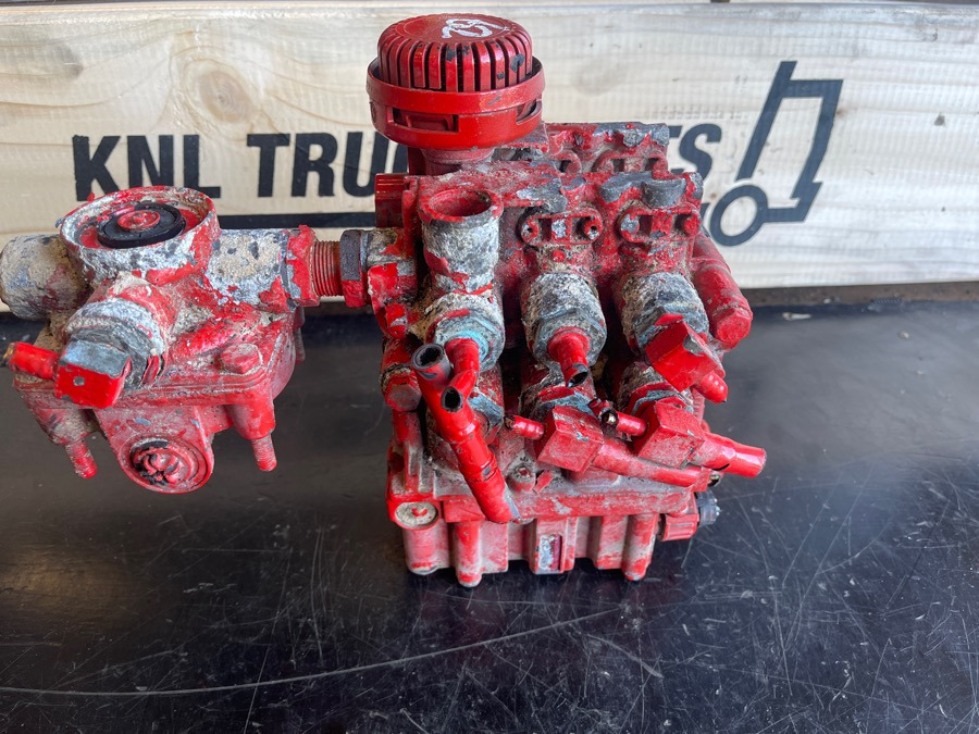 MERCEDES VALVE A0003276825 - Kočioni ventil za Kamion: slika MERCEDES VALVE A0003276825 - Kočioni ventil za Kamion MERCEDES VALVE A0003276825 - Kočioni ventil za Kamion: slika MERCEDES VALVE A0003276825 - Kočioni ventil za Kamion