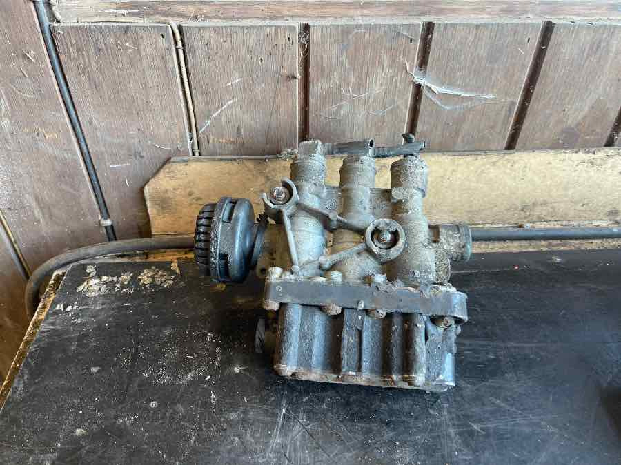MERCEDES VALVE A0003279725 - Kočioni ventil za Kamion: slika MERCEDES VALVE A0003279725 - Kočioni ventil za Kamion MERCEDES VALVE A0003279725 - Kočioni ventil za Kamion: slika MERCEDES VALVE A0003279725 - Kočioni ventil za Kamion