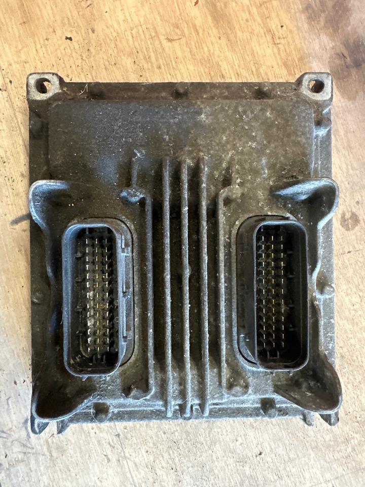 SCANIA EST1 ECU 2632829 - Električni sustav za Kamion: slika SCANIA EST1 ECU 2632829 - Električni sustav za Kamion SCANIA EST1 ECU 2632829 - Električni sustav za Kamion: slika SCANIA EST1 ECU 2632829 - Električni sustav za Kamion