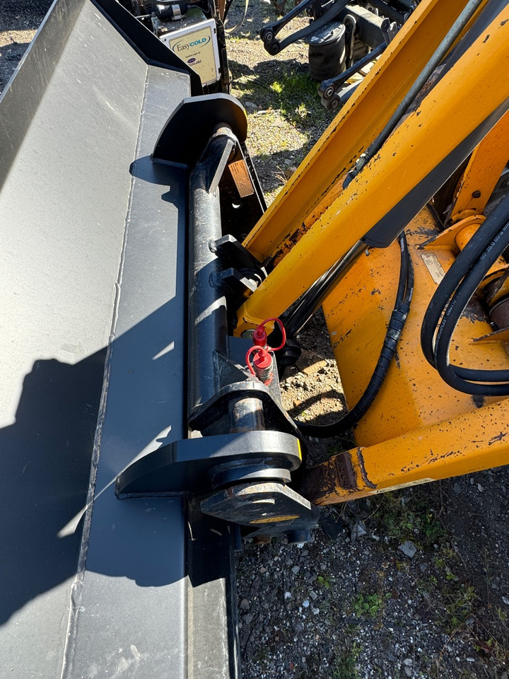 TEREX 980 4X4 // BURNED - Rovokopač-utovarivač: slika TEREX 980 4X4 // BURNED - Rovokopač-utovarivač TEREX 980 4X4 // BURNED - Rovokopač-utovarivač: slika TEREX 980 4X4 // BURNED - Rovokopač-utovarivač