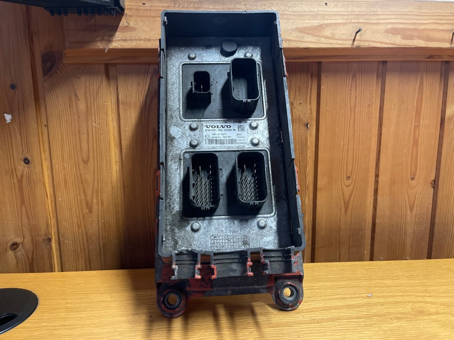 VOLVO 22481330 CCIOM - Električni sustav za Kamion: slika VOLVO 22481330 CCIOM - Električni sustav za Kamion VOLVO 22481330 CCIOM - Električni sustav za Kamion: slika VOLVO 22481330 CCIOM - Električni sustav za Kamion
