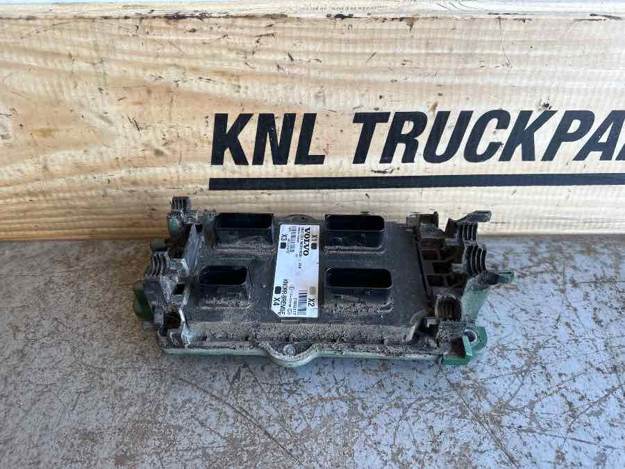VOLVO ECU EBS 21933117 - Električni sustav za Kamion: slika  VOLVO ECU EBS 21933117 - Električni sustav za Kamion VOLVO ECU EBS 21933117 - Električni sustav za Kamion: slika  VOLVO ECU EBS 21933117 - Električni sustav za Kamion