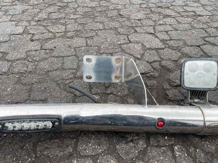VOLVO LIGHT BOOM, CHROME - Svjetla/ Rasvjeta za Kamion: slika VOLVO LIGHT BOOM, CHROME - Svjetla/ Rasvjeta za Kamion VOLVO LIGHT BOOM, CHROME - Svjetla/ Rasvjeta za Kamion: slika VOLVO LIGHT BOOM, CHROME - Svjetla/ Rasvjeta za Kamion