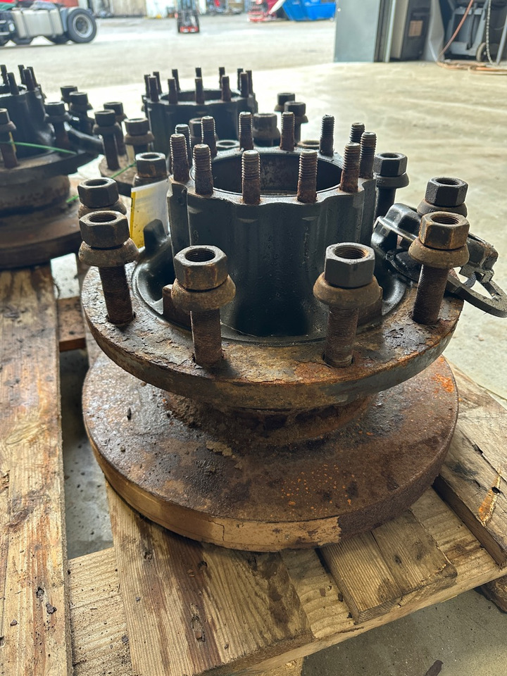 VOLVO REAR AXLE HUBS 22037077 - Glavina kotača za Kamion: slika VOLVO REAR AXLE HUBS 22037077 - Glavina kotača za Kamion VOLVO REAR AXLE HUBS 22037077 - Glavina kotača za Kamion: slika VOLVO REAR AXLE HUBS 22037077 - Glavina kotača za Kamion
