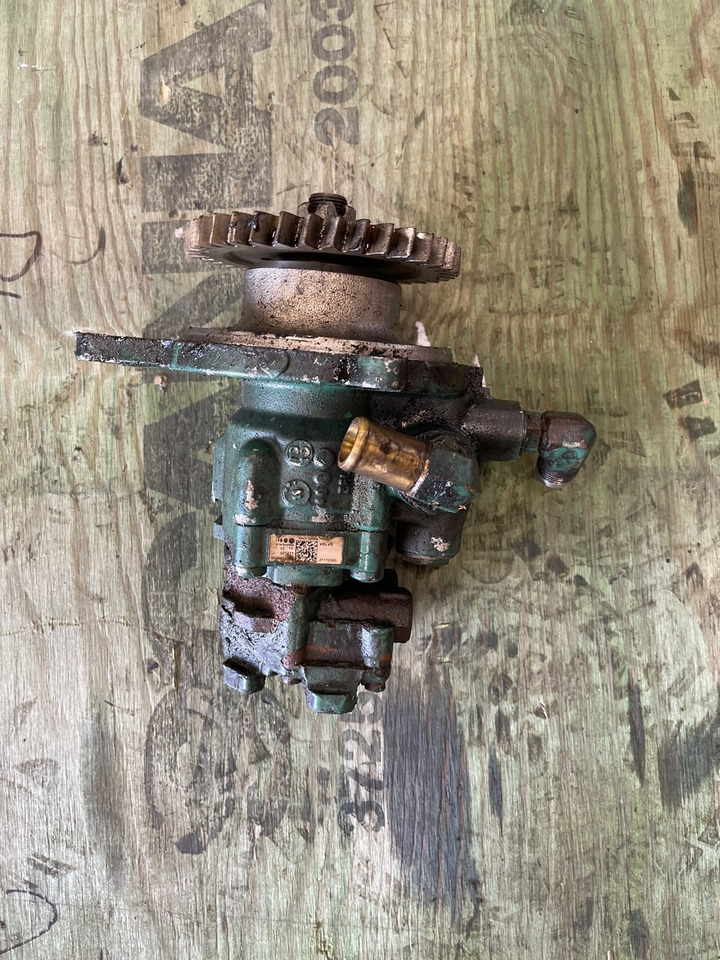 VOLVO STEERING PUMP 21110365 - Upravljački mehanizam za Kamion: slika VOLVO STEERING PUMP 21110365 - Upravljački mehanizam za Kamion VOLVO STEERING PUMP 21110365 - Upravljački mehanizam za Kamion: slika VOLVO STEERING PUMP 21110365 - Upravljački mehanizam za Kamion