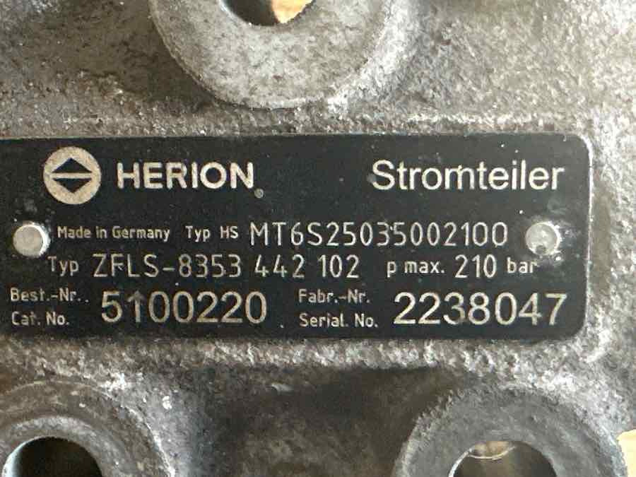 VOLVO STEERING VALVE 20757513 - Kočioni ventil za Kamion: slika VOLVO STEERING VALVE 20757513 - Kočioni ventil za Kamion VOLVO STEERING VALVE 20757513 - Kočioni ventil za Kamion: slika VOLVO STEERING VALVE 20757513 - Kočioni ventil za Kamion
