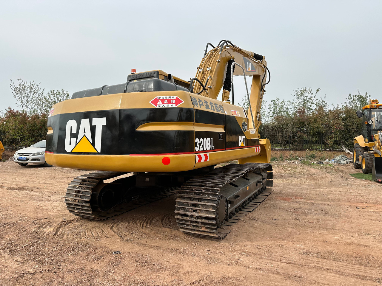 CAT 320BL crawler excavator - Bager gusjeničar: slika CAT 320BL crawler excavator - Bager gusjeničar CAT 320BL crawler excavator - Bager gusjeničar: slika CAT 320BL crawler excavator - Bager gusjeničar