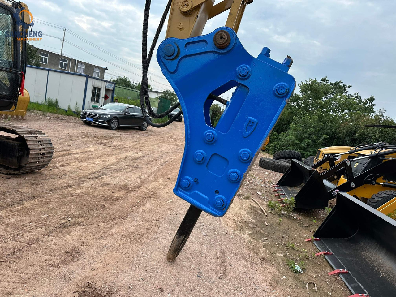 CAT 320CL crawler excavator with hammer - Bager gusjeničar: slika CAT 320CL crawler excavator with hammer - Bager gusjeničar CAT 320CL crawler excavator with hammer - Bager gusjeničar: slika CAT 320CL crawler excavator with hammer - Bager gusjeničar