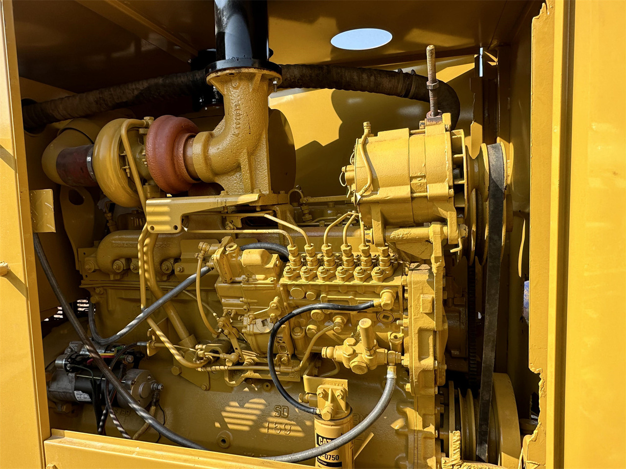 Grejder CATERPILLAR 140H: slika Grejder CATERPILLAR 140H